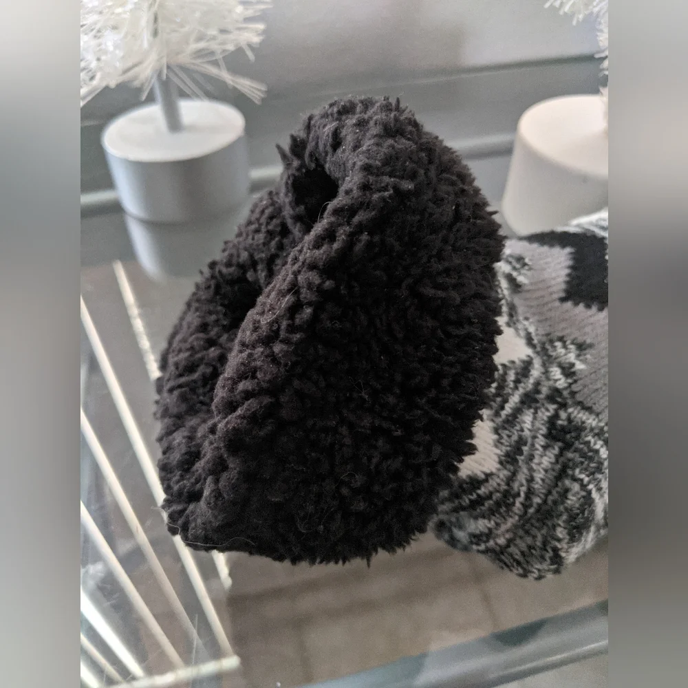 Women's Knitted Winter Slipper Thermal Sock Non Skid Cozy Black Gray